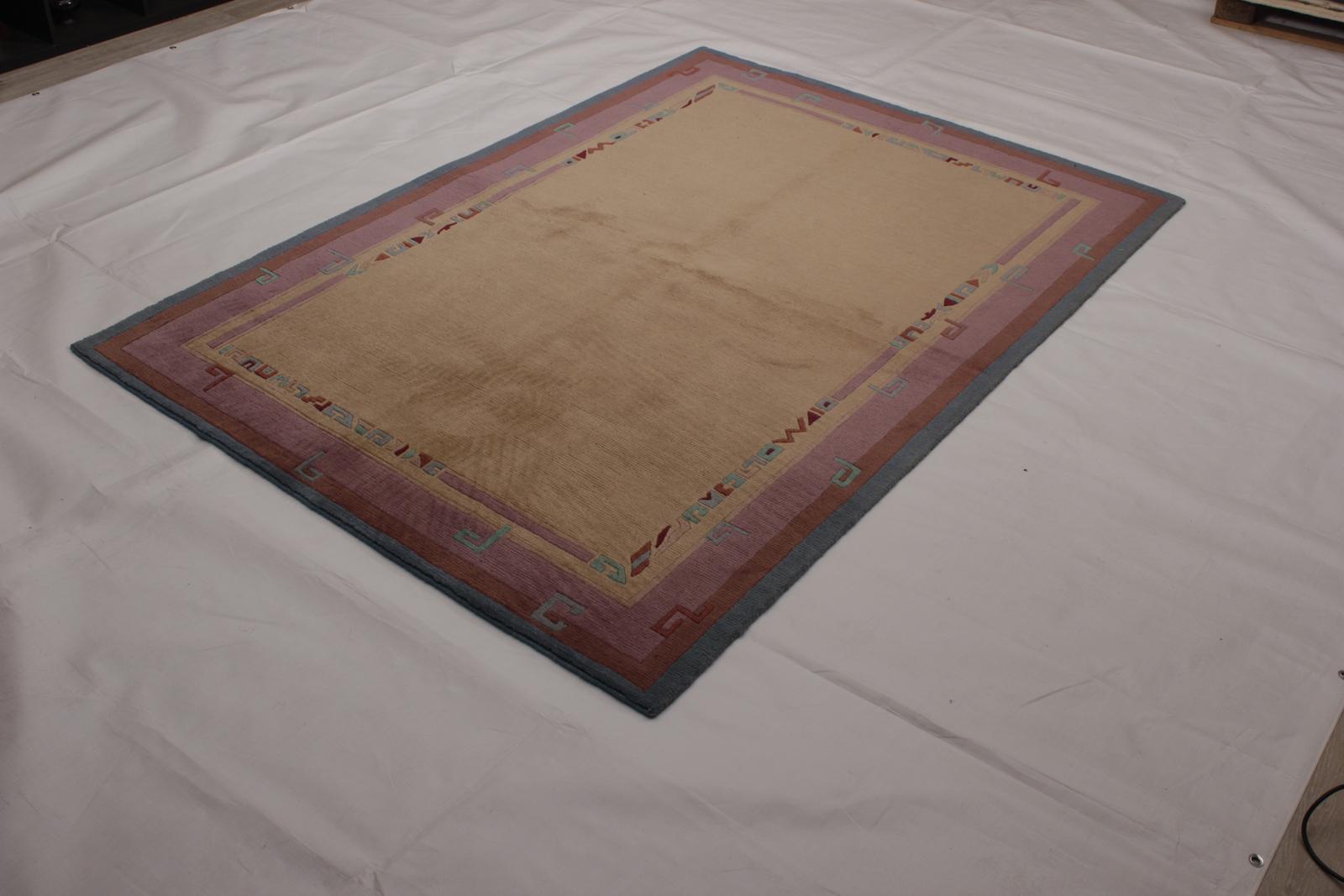 Handknotted Nepalese Wool Rug