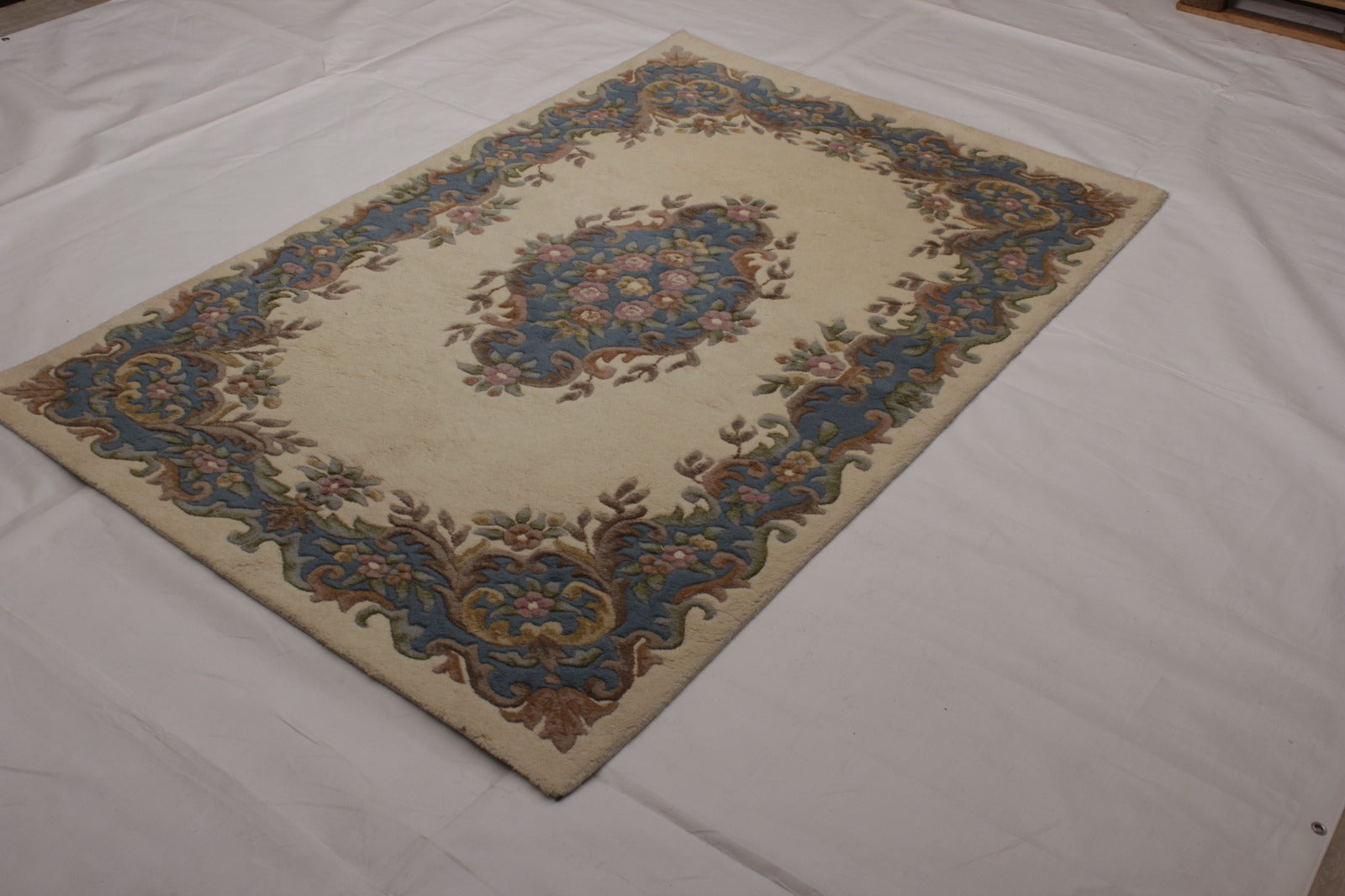 Handknotted Indo Wool Aubusson Rug
